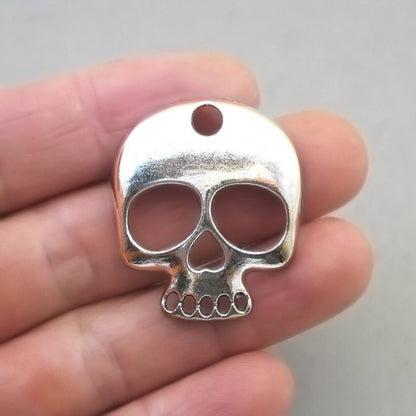 large skull charm antique silver CM1738S