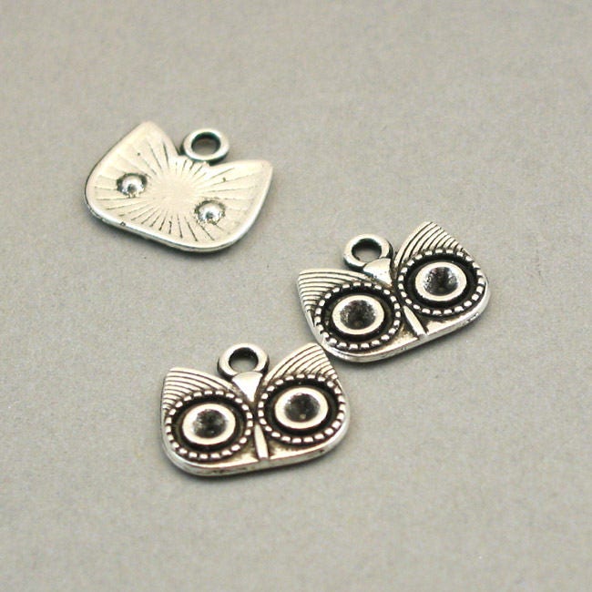 Owl charms, owl head pendantcs. One sided, Antique silver 12X15mm CM1136S