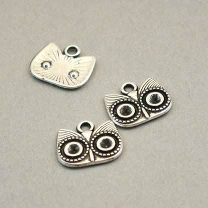 Owl charms, owl head pendantcs. One sided, Antique silver 12X15mm CM1136S