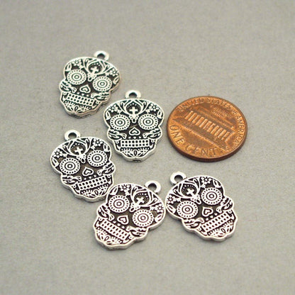 Skull charms, sugar skull pendants. One sided. Antique silver 14X21mm CM1103S