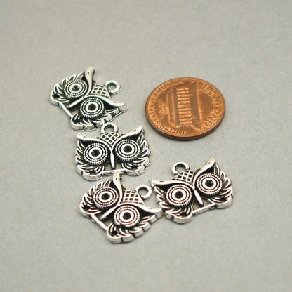 Owl charms, owl head pendants. One sided. Antique silver 16X18mm CM1137S