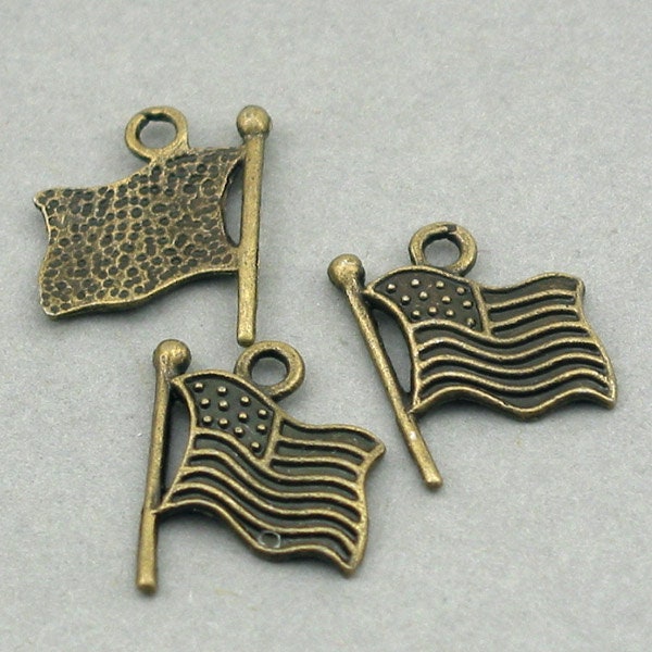 US flag charm antique bronze CM0392B