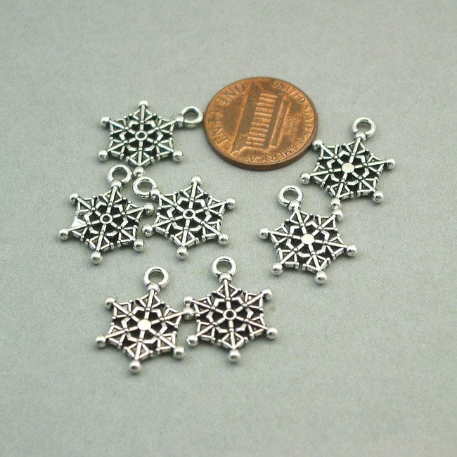 Snowflake charms, Snow pendants. Two sided. Antique silver 14X20mm CM1282S