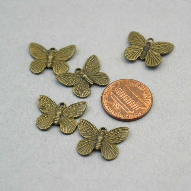 Butterfly charms, butterfly pendants. One sided. Antique bronze 15X18mm CM0212B