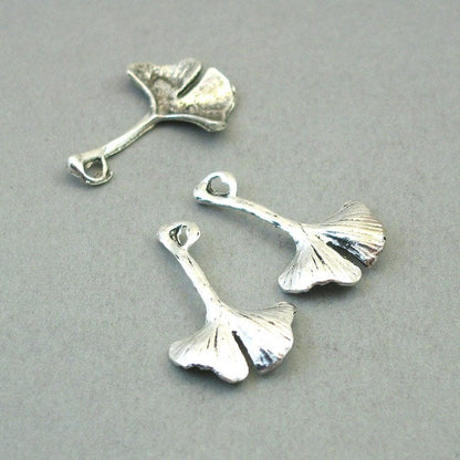 Ginkgo leaf charms, gingko leaf pendants. One sided. Antique silver 19X29mm CM1440S