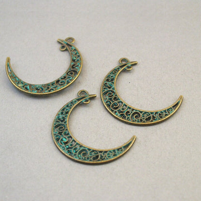 Moon charm connectors, filigree crescent moon link pendants. One sided. Green over antique bronze 31X40mm CM0741BR