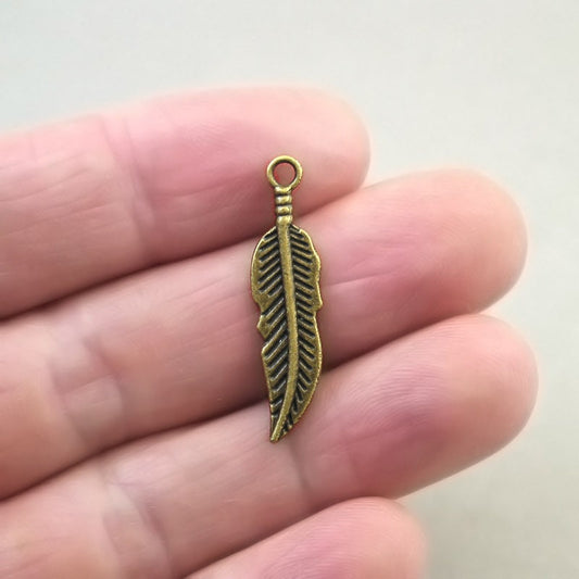 feather charm antique bronze CM1663B