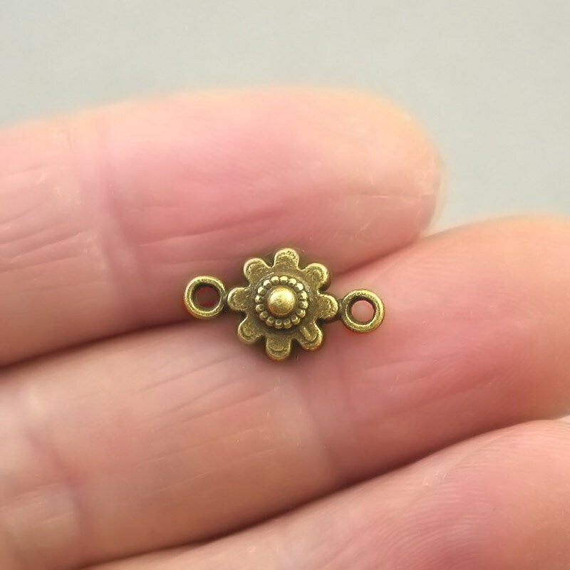 small flower charm connector antique bronze CM1714B