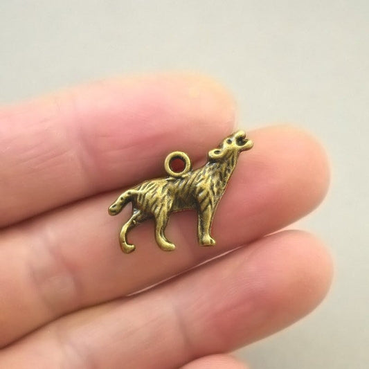 wolf charm antique bronze CM1675B