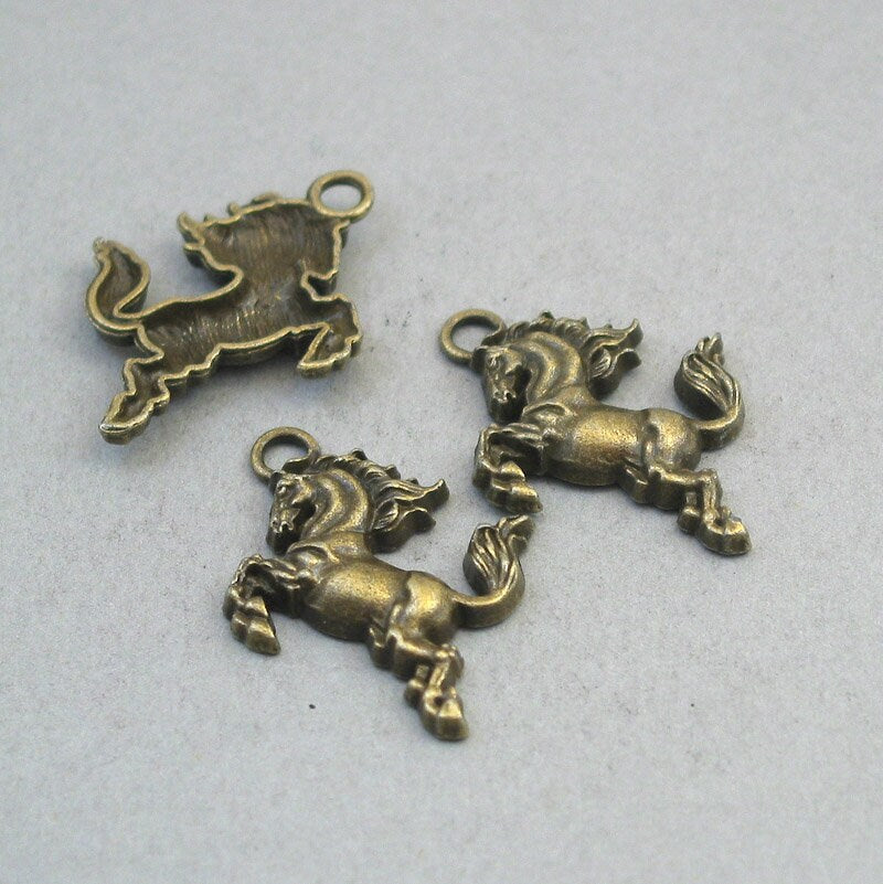 Horse charms, racing horse pendants. One sided. Antique bronze 25X25mm CM1479B