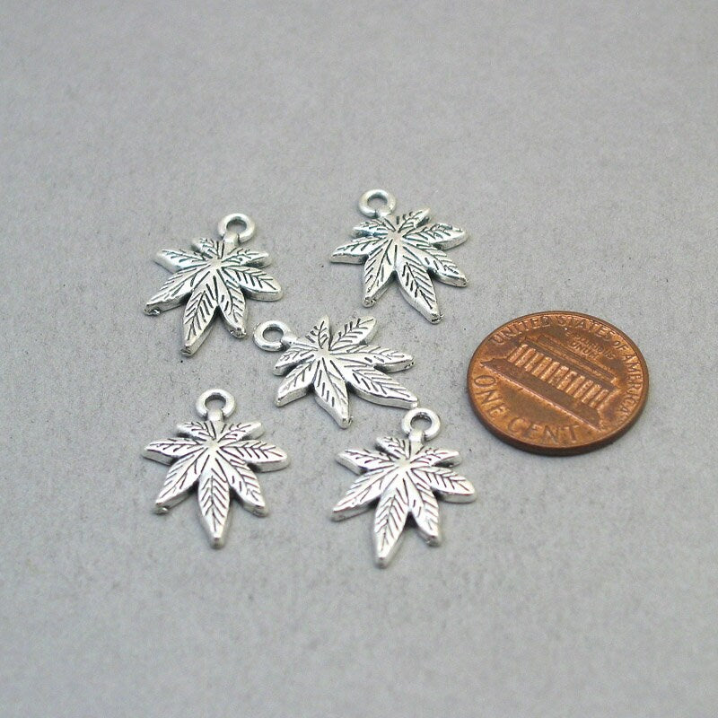 Weed charms, pot leaf pendants. One sided. Antique silver 16X21mm CM1781S