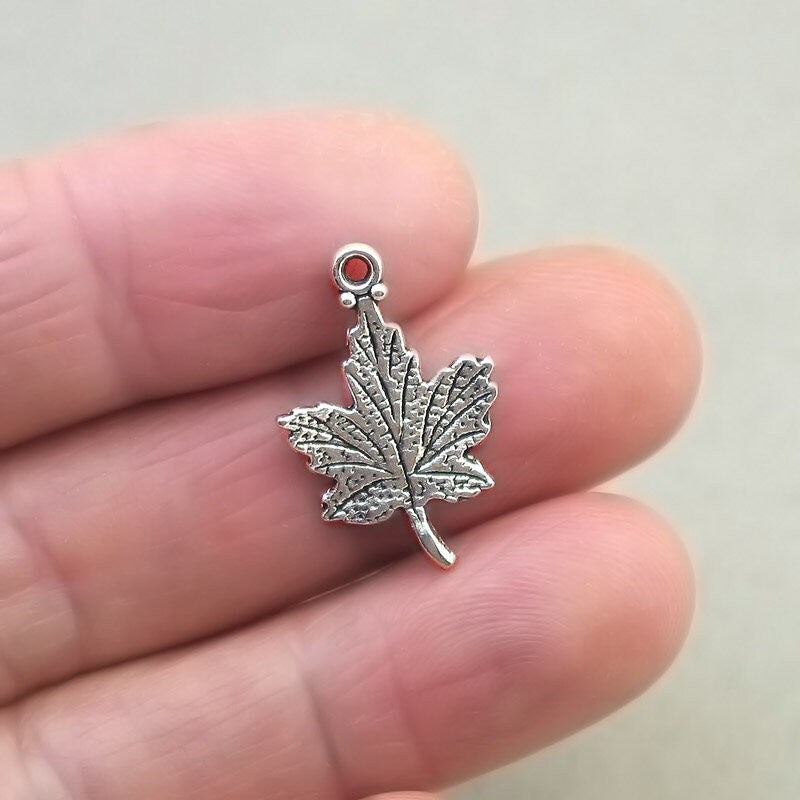 maple leaf charm antique silver CM1767S