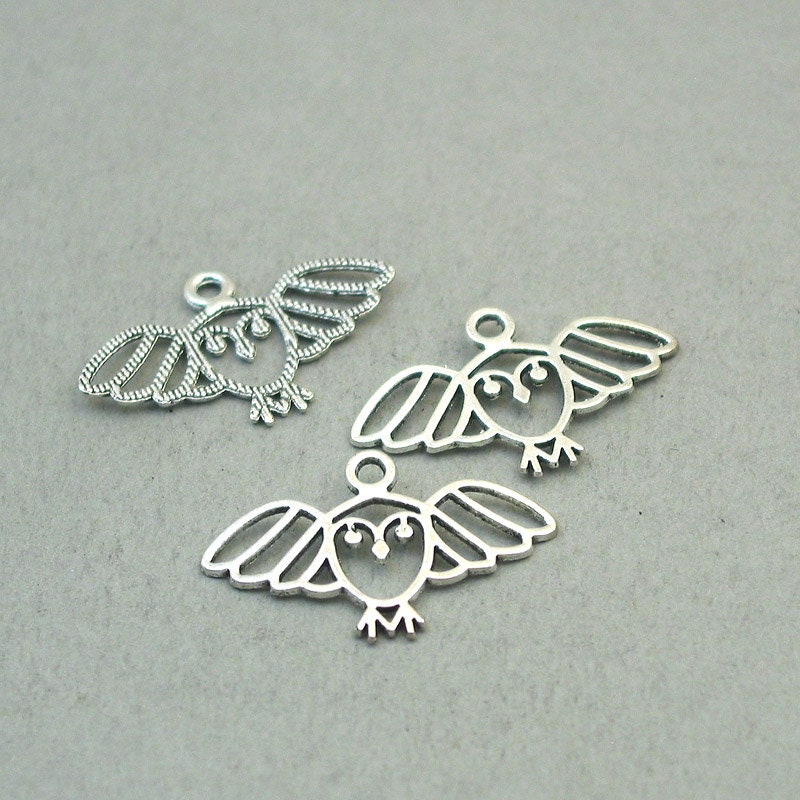 flying owl charm antique silver CM1766S