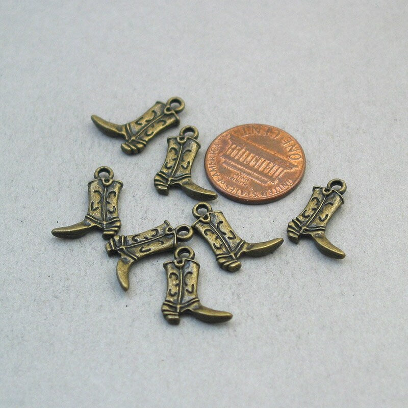 Boot charms, cowboy boots pendants. Two sided. Antique bronze 12X16mm CM0327B