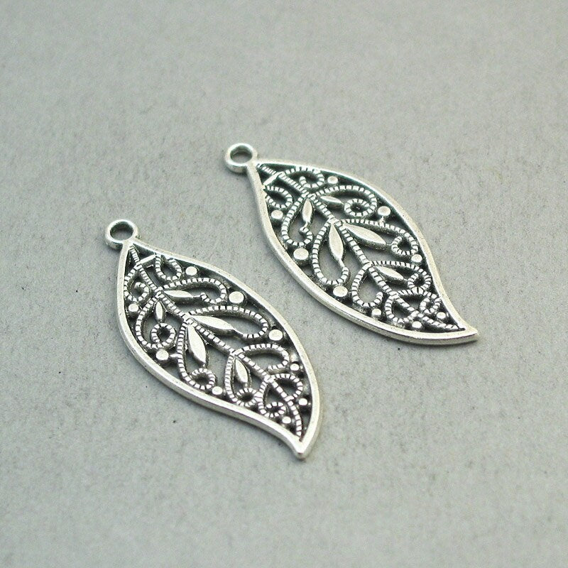 Leaf charms, filigree leaf pendants. Two sided. Antique silver 18X43mm CM1850S