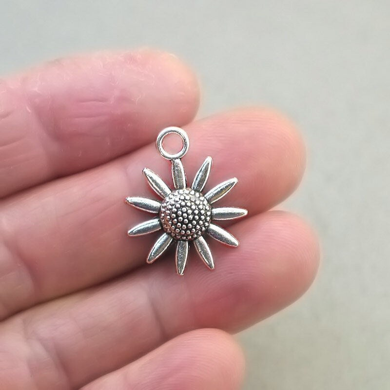 daisy flower charm antique silver CM1843S