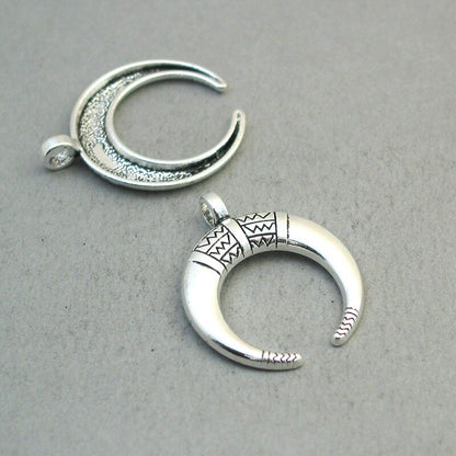 Horn charms, crescent moon pendants. One sided. Antique silver 28X34mm CM1847S