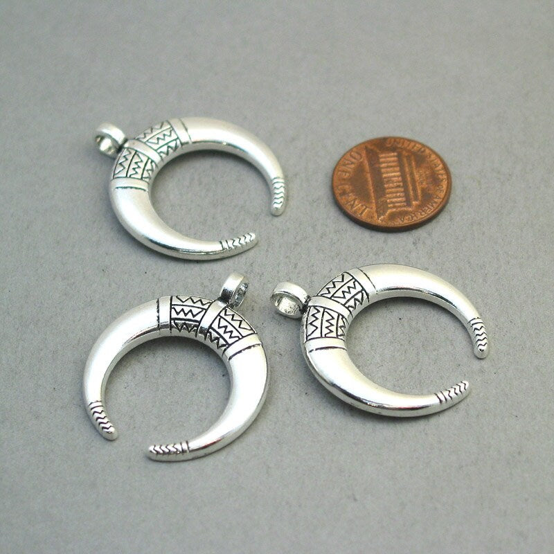 Horn charms, crescent moon pendants. One sided. Antique silver 28X34mm CM1847S