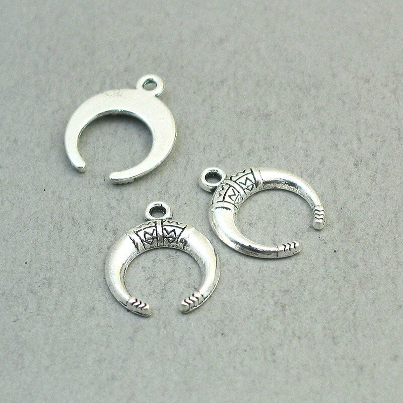 Horn charms, crescent moon pendants. One sided. Antique silver 15X18mm CM1852S