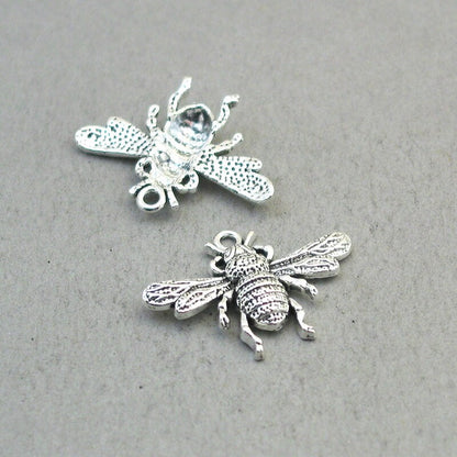 Bee charms, honey bee pendants. One sided. Antique silver 21X29mm CM1865S