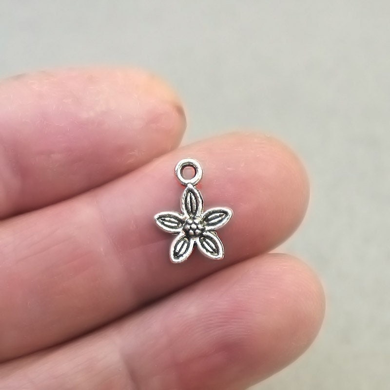 Flower charms, small flower pendants. One sided. Antique silver 10X13.5mm CM1875S