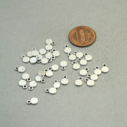 Disc blank charms, disc stamping blanks, disc tag, small disc pendans. Two sided. Antique silver 5X8mm CM1878S