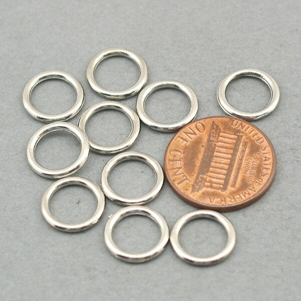 Ring charms, minimalist circle pendants. Two sided. Antique silver 10mm CM0674S