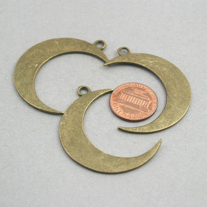 Moon charms, large crescent moon pendants. Two sided. Antique bronze 32X43mm CM0738B